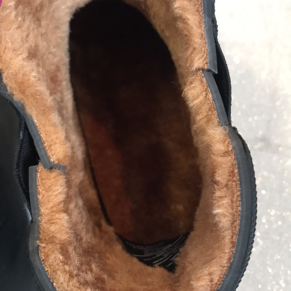 Chooka handcrafted premium rain boots with fleece inside. - Picture 3 of 6